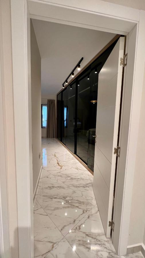 Zeus Tirana Suite Deluxe Экстерьер фото